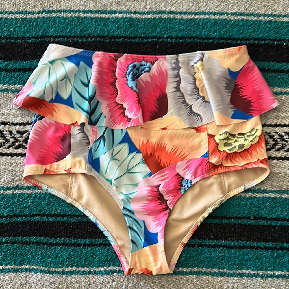 Kortni Jeane Women's Ruffle Floral Print Bikini Bottoms